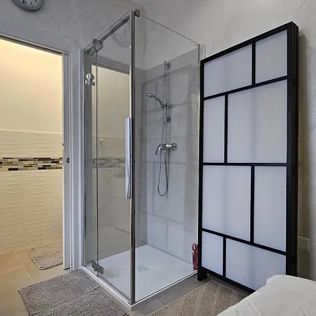 Apartment Teeny Tiny *