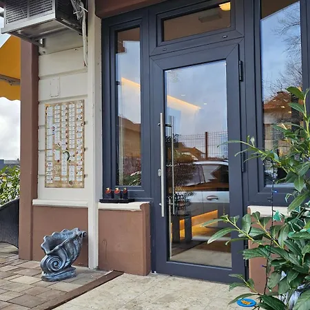 Teeny Tiny Apartment Sentvid